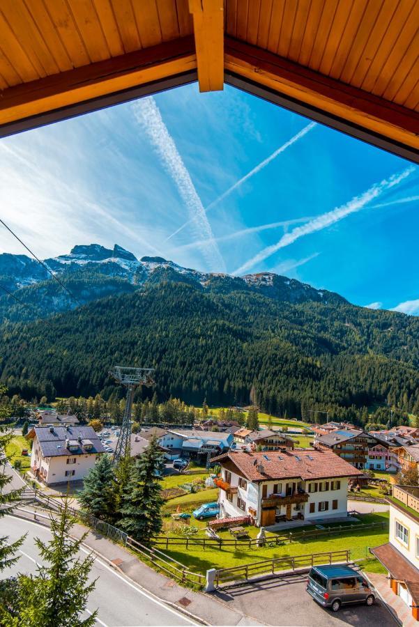 Cesa Mesdi Apartment Canazei Bagian luar foto